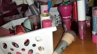 Mostrando meus  batons  veja esse vídeo até o final brincando com Luiza Rodrigues ✌❤💗🌸💋😚
