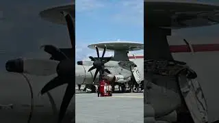 Quel est l'avion qui d&eacute;colle encore premier d'un porte avion ? #shorts