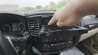 MITSUBISHI Outlander (2017-2022) &ndash; Расположение слота для SD-карты