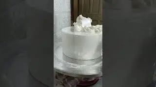 HOW I COVER DUMMY CAKE? I COVER IT WITH CLIBG WRAP THEN FROST IT.. #tutorial #cakedecorating #tips