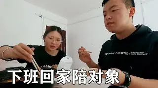女朋友太能省了，工地小伙一下班就让带着锅回出租屋煮饭吃！【塔吊于野】