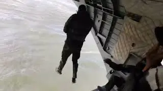 Helicopter Jump , Royal Thai army special force training MI-17V5 drop