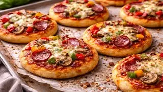 Mini Pizza Domowego Wypieku , Chrupiąca Na Zewnątrz , Miękka w Środku , Krok po Kroku