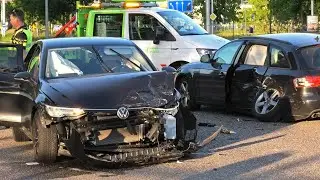 2 auto's zwaar beschadigd na aanrijding Gasthuisdijk - Blaloweg in Zwolle