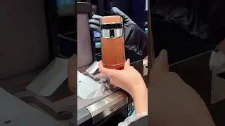 Agent Q walnut style, giving you a different phone experience#vertu #luxury #smartphone #business