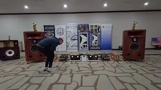 Винтажный вид в современном стиле — классические аудиоколонки Atma-Sphere, Tri-Planar, Studer