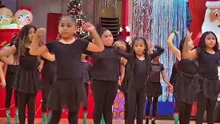 CHRISTMAS PERFORMANCE 🎄  #dontowncopyrighttomusic #newyork #dance #shorts #subscribemychannel 