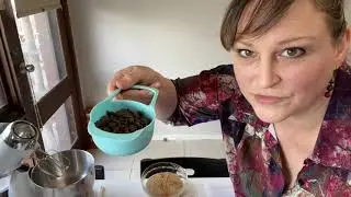 Bernie Baker Bakes 3 - Choc Banana Brown Ale Banana Bread