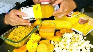 ASMR YELLOW FOOD EDIBLE VITAMIN WATER BOTTLE EATING CHEESY CHICKEN NUGGET NOODLES CHEESE SAUCE JERRY