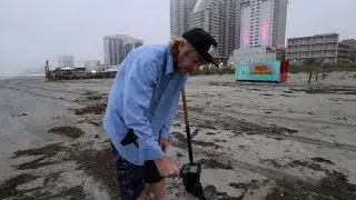 Metal Detecting Atlantic City And Old Train Station!