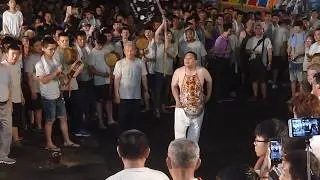 【南廠水門宮乩童王爺  吳府二鎮踏七星過爐開廟門入火安座】106.6.3.台南市南區南廠水門宮七府千歲往祖廟南廠保安宮謁祖進香暨回鑾入火安座大典