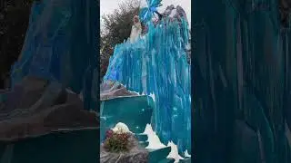 Ana and Elsa Float Magic Happens #disney #magichappens #disneyland #disneyfun