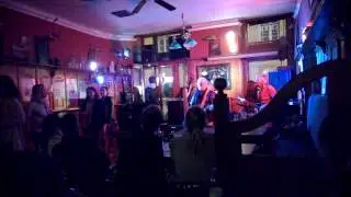Pete 'Sarge' Frampton and the Escape Committee - Little Wing