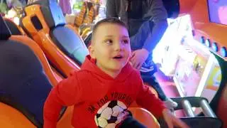 СОНИК В СИНЕМА СИТИ. ДАВИД В КИНО. SONIK AT THE CINEMA CITY.