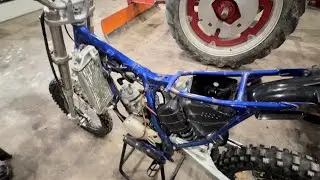 Looking at the carb and reeds on this yz85 build #yz85 #motocross #automobile #odigrips #scottsports