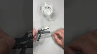 Easy Blade Install in Shavette Razor @geofatboy #shaving #barber #razor #blade #tips #tricks #new