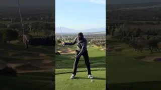 So starten Profis ihren Golfschwung mit der H&uuml;fte. #golfswing #golftips #golf #golfpro #golfschwung