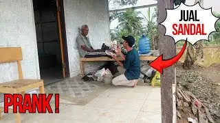 Prank ! Jual sandal karena kehabisan bensin ke kakek yang hidup sebatangkara
