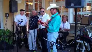 Levi Mullen and The 52nd Street Jazz Band swingin!