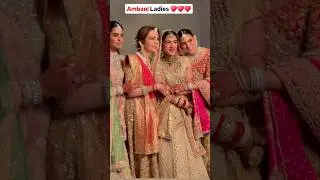 Nita Ambani Blessings For Radhika Merchant All Ladies #ambanifamily #ambaniwedding