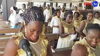 INSTANT DE LOUANGE AVEC LA CHORALE SAINTE CÉCILE DE SAINTE ANNE DE PORT BOUET.