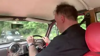 Продаётся Morris 1000 Traveller Deluxe 1966 года выпуска. Заводится, работает на холостом ходу, ездит.