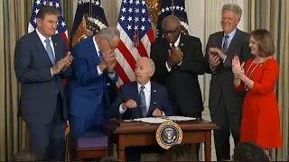 'Totally lost': Joe Biden has 'no idea what&rsquo;s going on' during signing ceremony