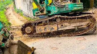 Super Speed Rescue Of Excavator With Broken Moving Chain // Quick Troubleshooting Skills