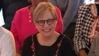 Karine Le Marchand :  la surprise de sa maman Martine dans Vivement Dimanche