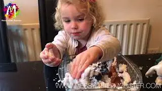 HOMEMADE DIY FAKE SNOW RECIPE & FROZEN PLAY