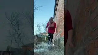 Yellow Hose. Washing.