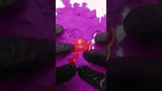 KINETIC SAND BEAR #asmr #kineticsand #satisfying #magicsand #relaxing #satisfyingasmr