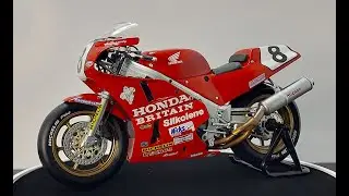 Unboxing Honda RC30 Carl Fogarty | Universal Hobbies 1:12 Diecast