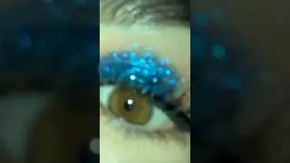 BLUEGLITTER EYE MAKEUP #makeup #eyemakeup #viralshort #skincare #eyes #makeuplover @MulacCosmetics