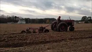 Farmall 504 Plowing with #8 Little Genius plow