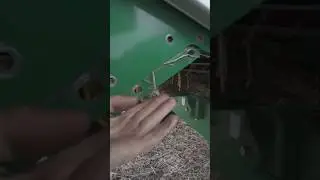 NO BOLTS! CHOPPER DOOR FALLING OFF & RAIN COMING | John Deere S780 & 645FD Flex Draper Harvest Beans