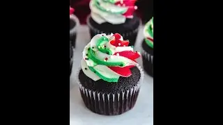 Christmas swirl cupcakes! #christmas #cupcakes