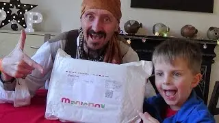 Whats Inside The Surprise Package From Magic Box Toys? | Zomlings Or Star Monsters