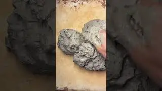 Reciclar argila com uma placa de gesso &eacute; uma experi&ecirc;ncia transformadora para qualquer ceramista.