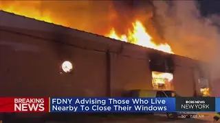 2 firefighters hurt battling LIC blaze