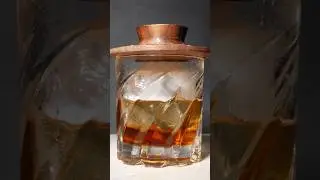 Контролируйте бокал. Пусть остальное делает свое дело. #smokeshowmixology #cocktailsmoker #oldfas...
