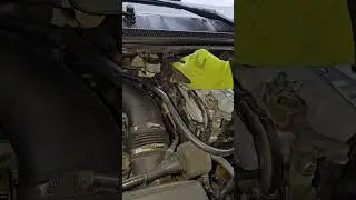 🚧 🚘 🔧 Ford Focus ST 2.5 - Service day - New car battery #4