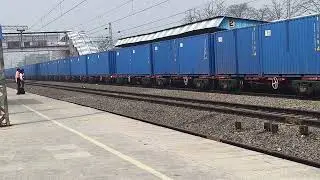 बिहार में मालगाड़ी के पूरे डिब्बे का वीडियो(Video of full compartment of goods train in Bihar) #irct