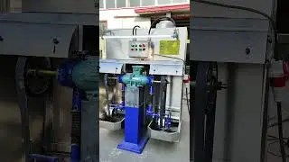 Upper and lower wheel polishing dust removal machine