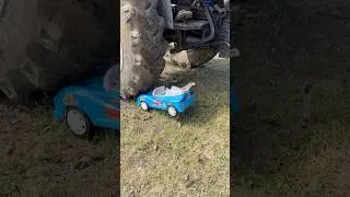 автомобиль и грузовик повреждены моим настоящим трактором