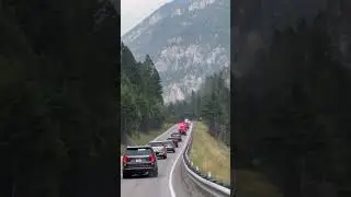 TRUMPS MOTORCADE IS EN ROUTE TO THE CAMPAIGN IN MONTANA #trump #election #campaign #newsupdate