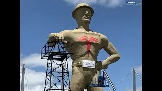 Golden Driller transformed into Elon Musk