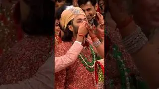 Akash Ambani COVERS Anant Ambani's nose during his wedding ritual 🤩 #shorts #akashambani