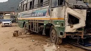 Dharampur Bus Stand Flooded | Cloudburst & Heavy Rain Updates | Himachal  Flood News | 1 Oct 2025