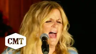 Trisha Yearwood&rsquo;s Acoustic Performance of 